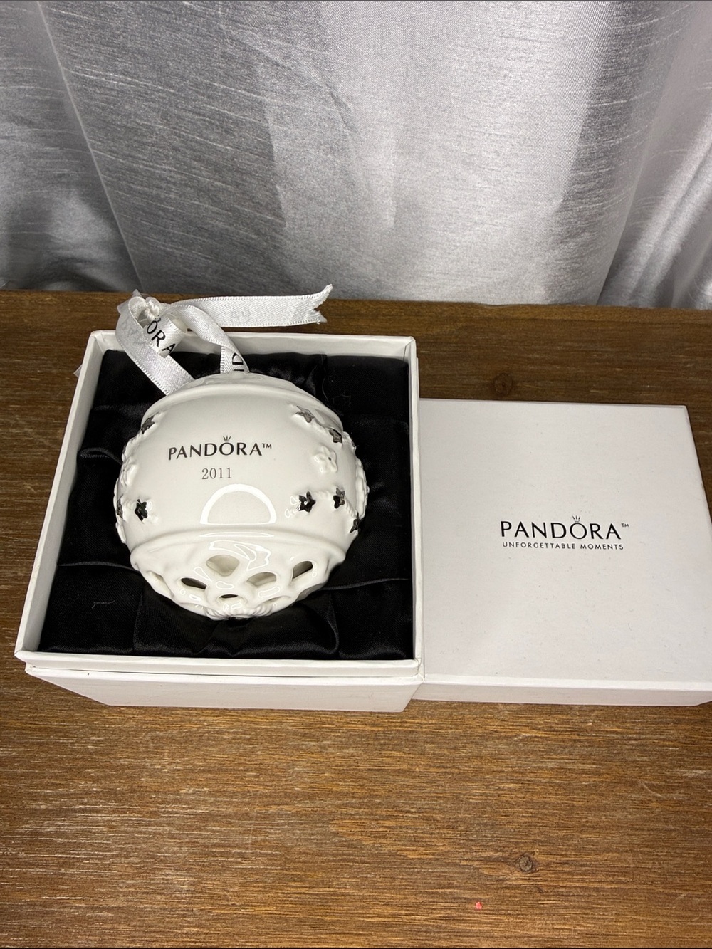 Pandora 2011 Charm Christmas Ornament Snowball Ceramic Tree Collectible